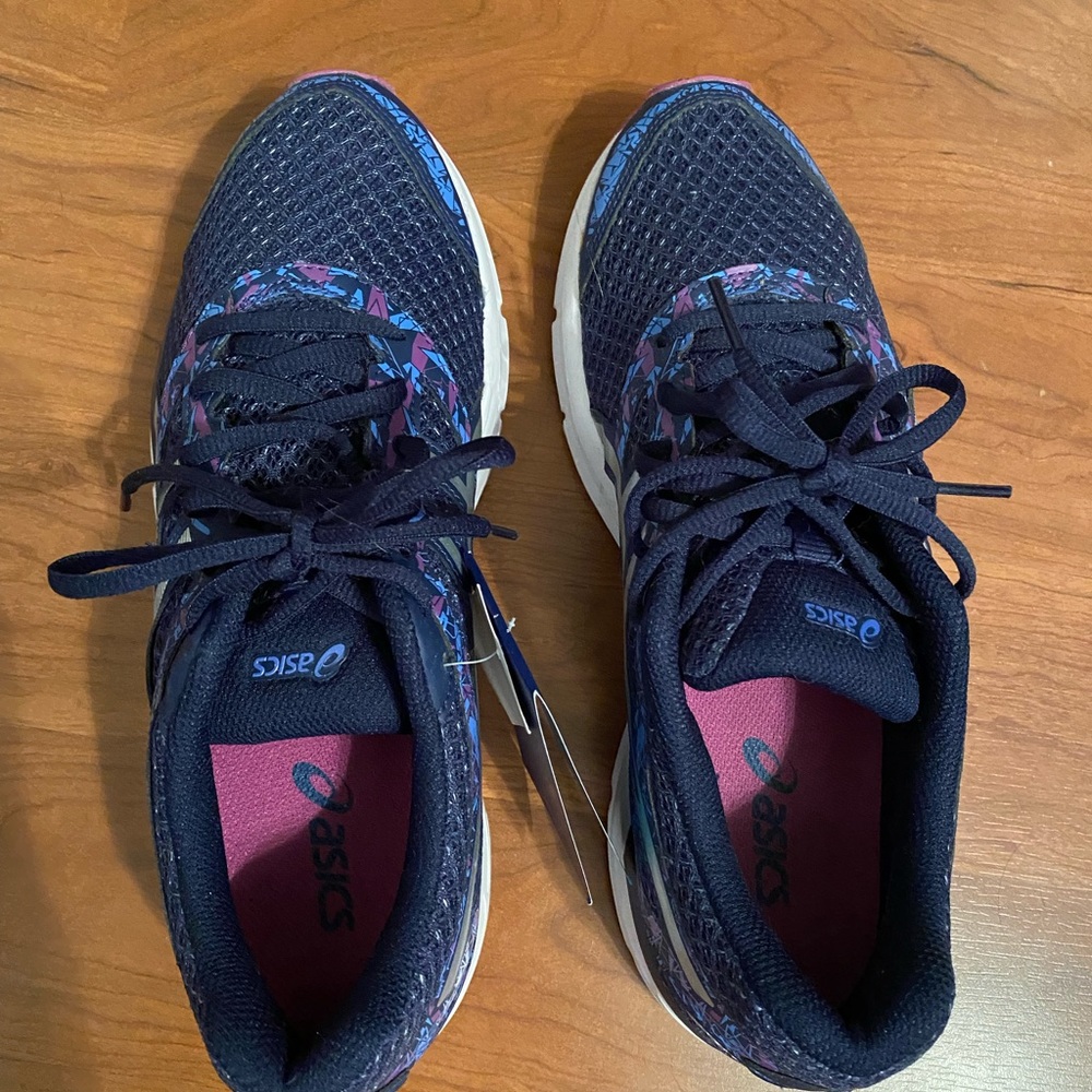 Running shoes
